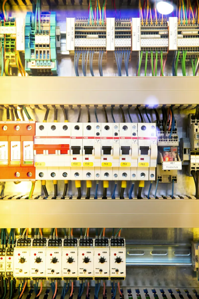 Circuit breakers in a distribution board